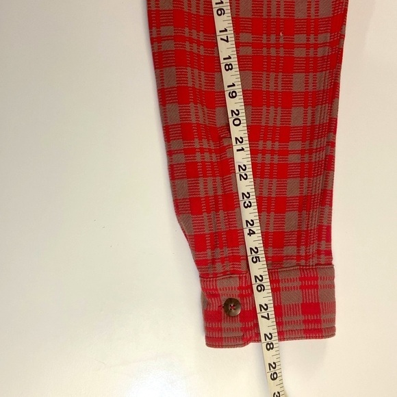 UNDEFEATED PLAID RED LONG SLEEVE SHIRT.SIZE-XL - Picture 8 of 8